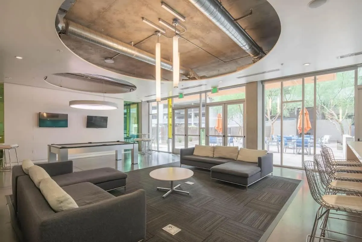Relaxing 2Bd - Central Downtown - Gym, Pool, Parking Phoenix